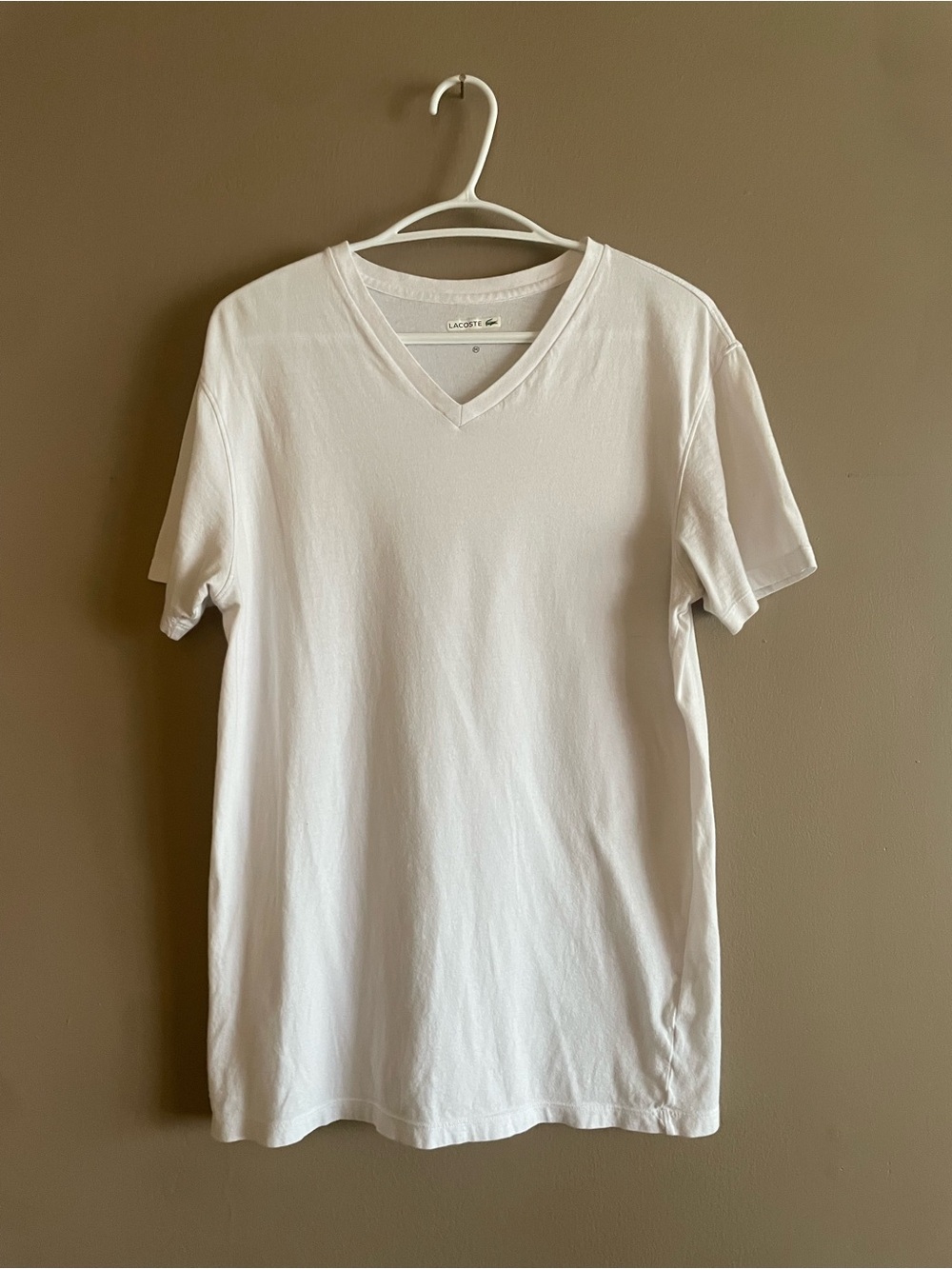 Lacoste Men's White V-Neck Supima Cotton Tee – Size Medium GUC *Flaw